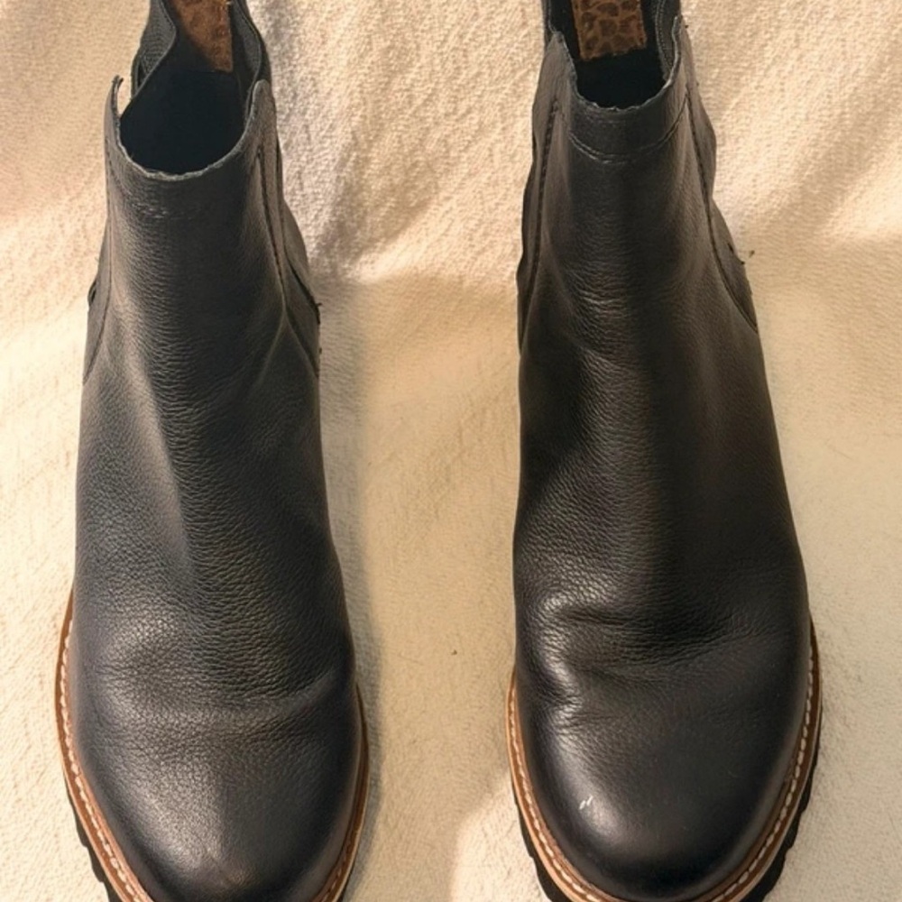 Elegant Black Leather Ankle Boots